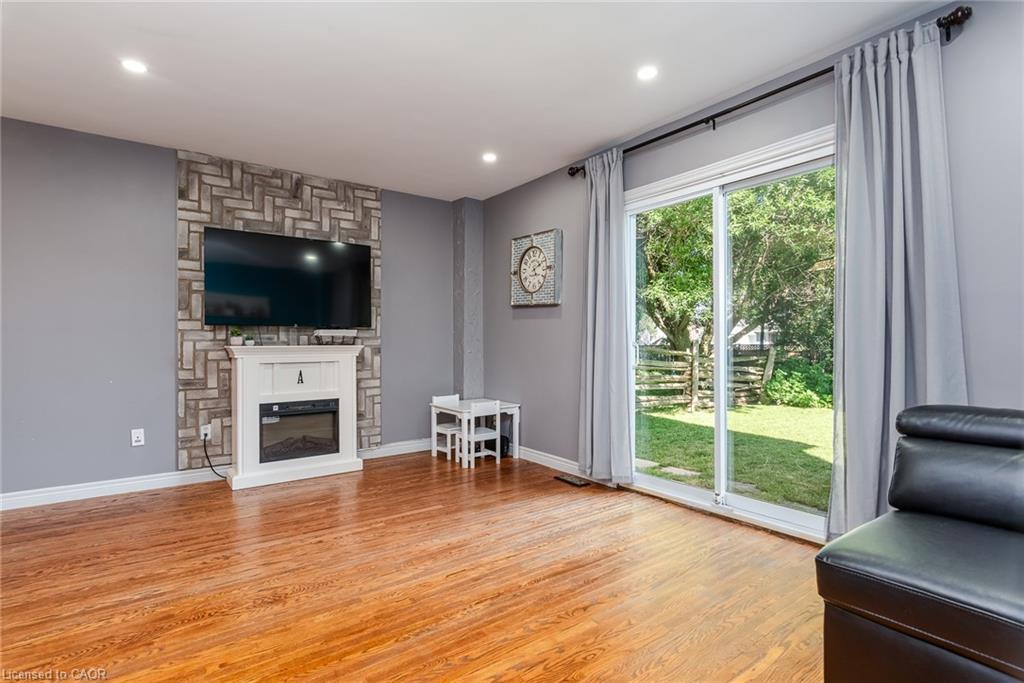 162 Parkside Drive E Property Photo 28