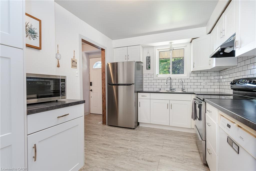 162 Parkside Drive E Property Photo 37