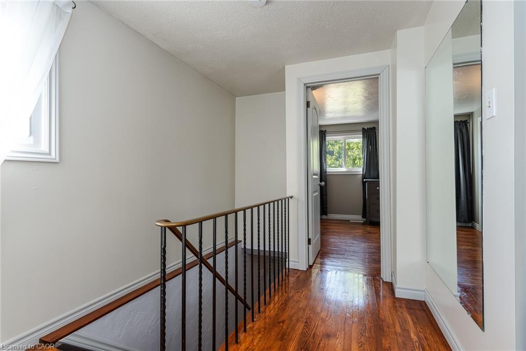 162 Parkside Drive E Property Photo 39