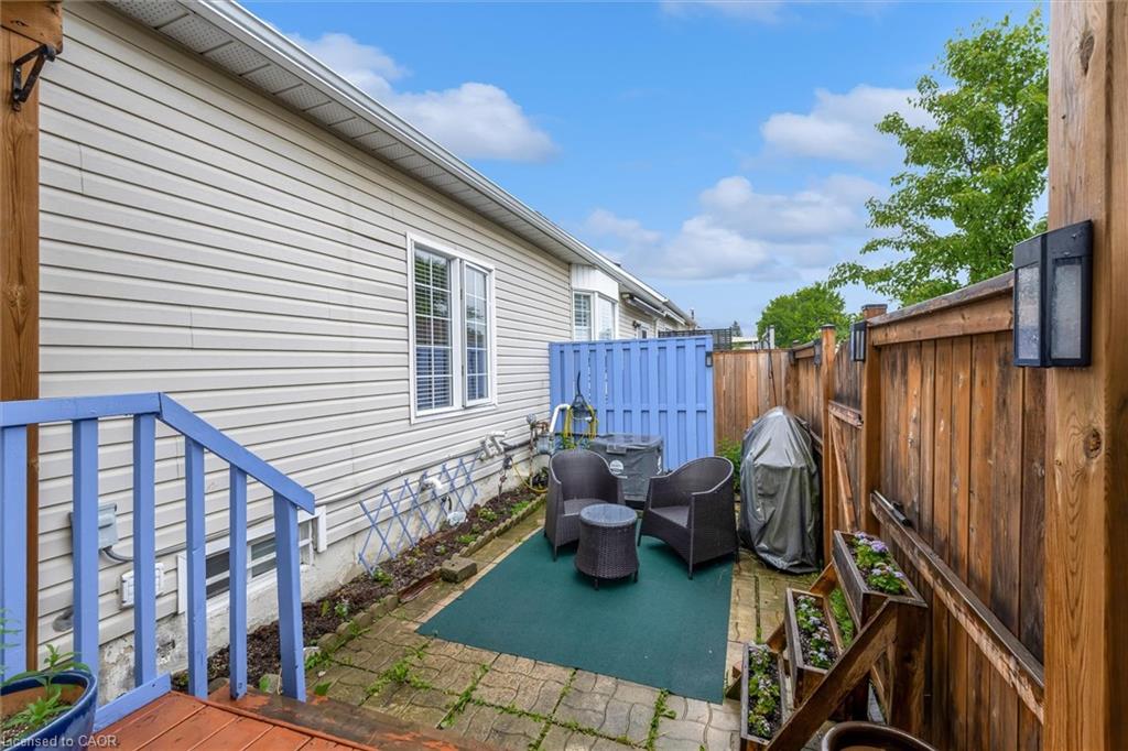 149 Silverbirch Boulevard Property Photo 32