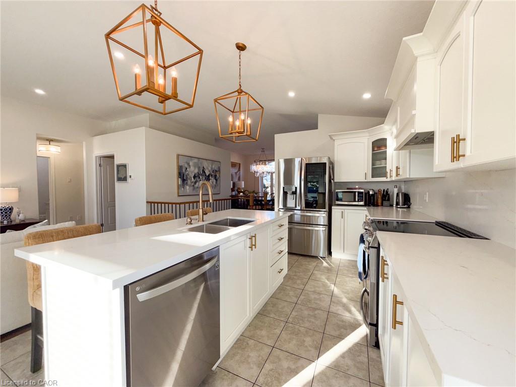 2 Kim Lane Property Photo 11