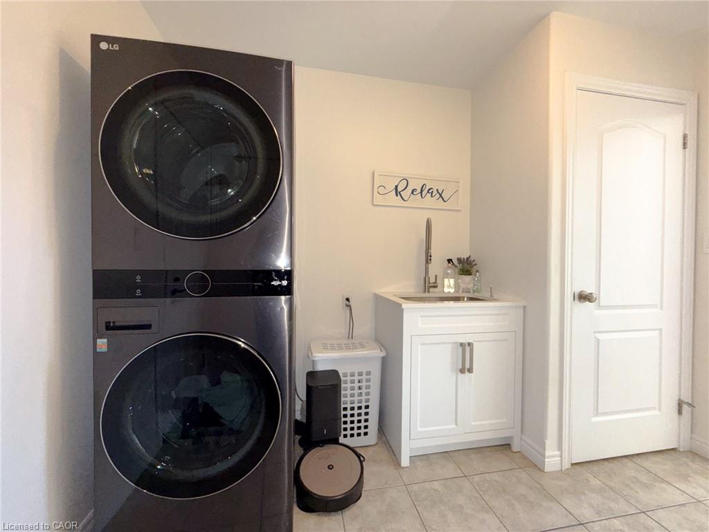 2 Kim Lane Property Photo 18