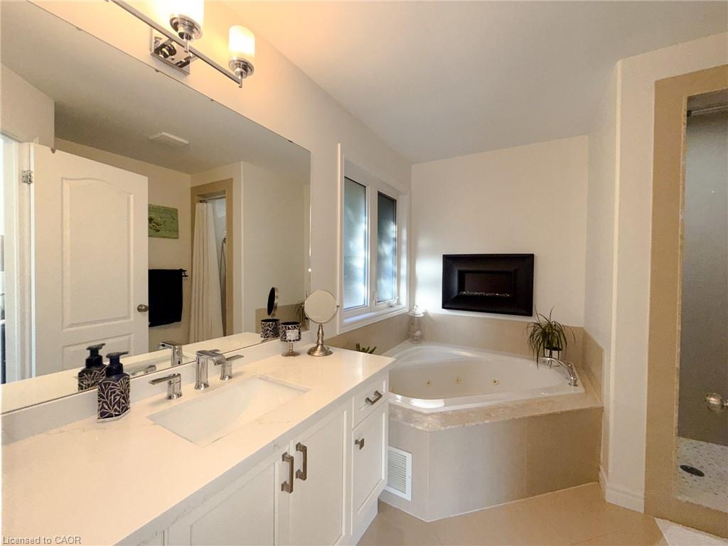 2 Kim Lane Property Photo 25