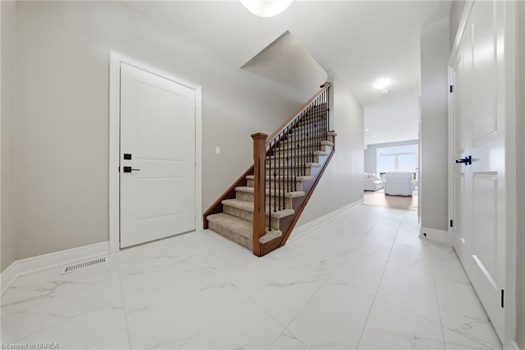 251 Lafayette Street E Property Photo 2