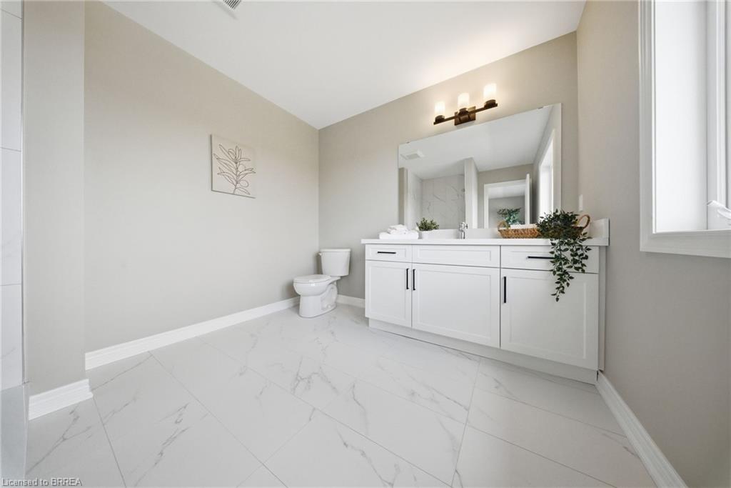251 Lafayette Street E Property Photo 10