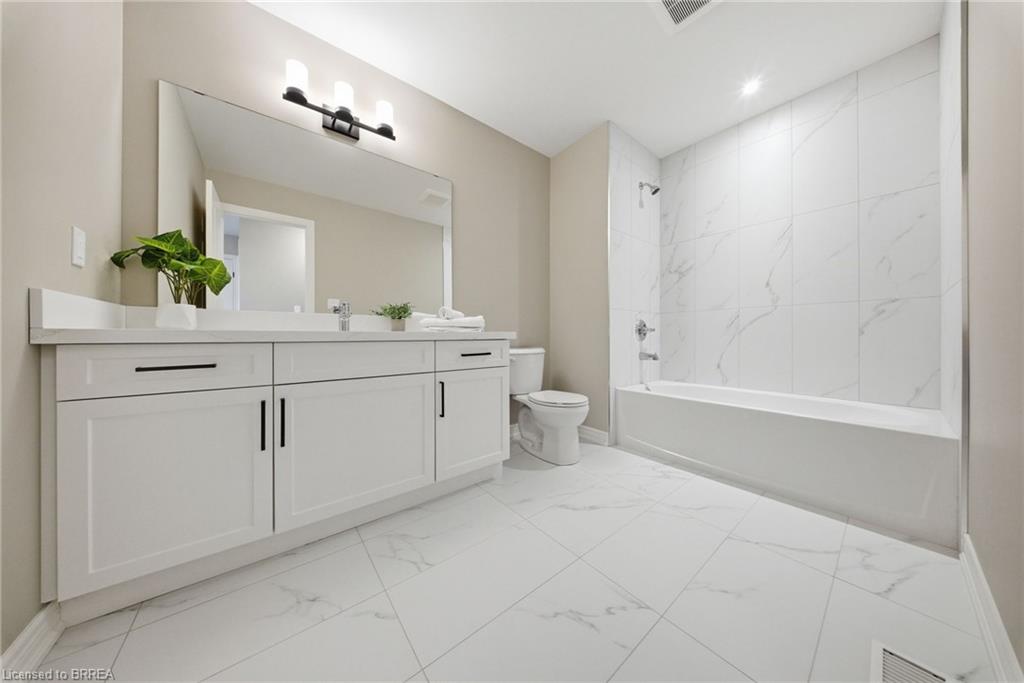 251 Lafayette Street E Property Photo 13