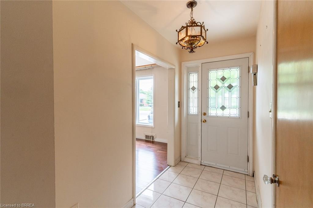 107 Queensway Drive Property Photo 5