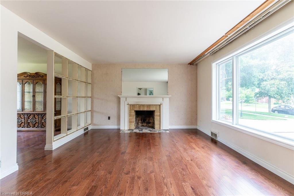 107 Queensway Drive Property Photo 6