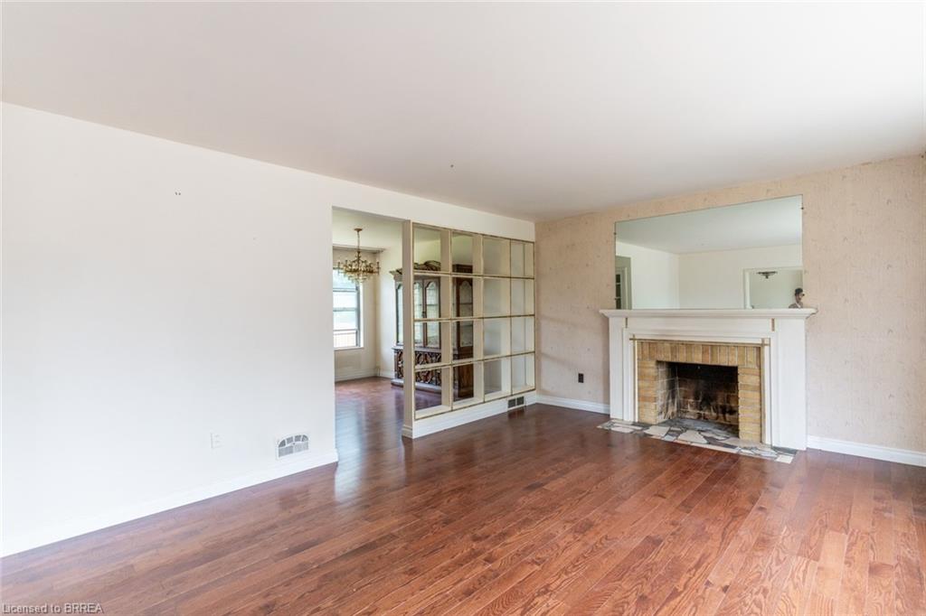 107 Queensway Drive Property Photo 7