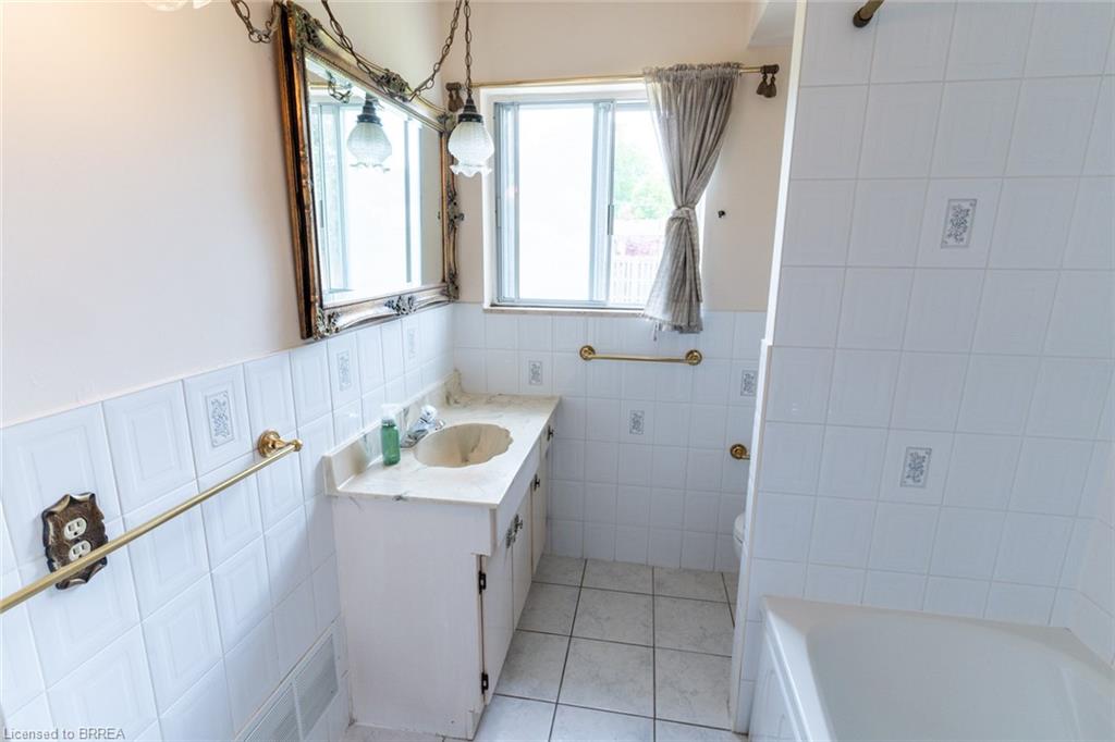 107 Queensway Drive Property Photo 17