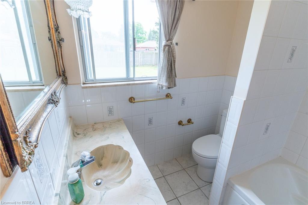 107 Queensway Drive Property Photo 18