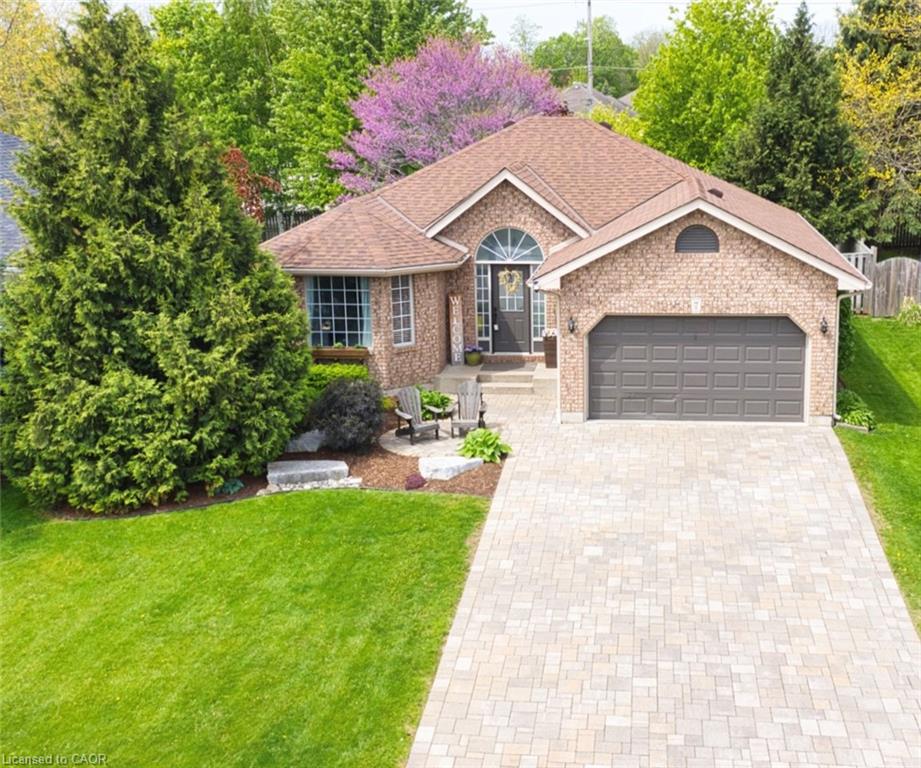 7 Spruce Grove Court Property Photo 1