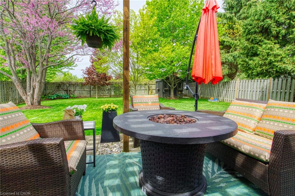 7 Spruce Grove Court Property Photo 3