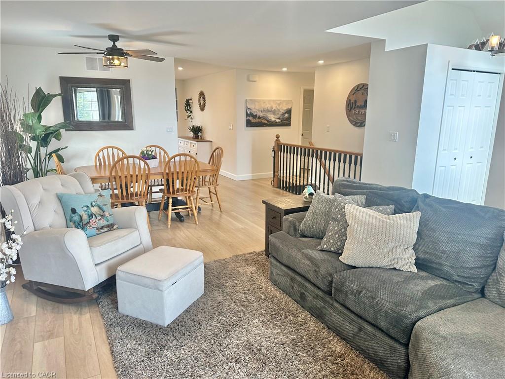 7 Spruce Grove Court Property Photo 8