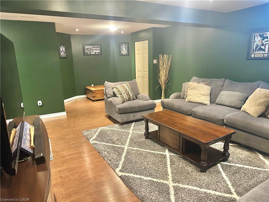 7 Spruce Grove Court Property Photo 27
