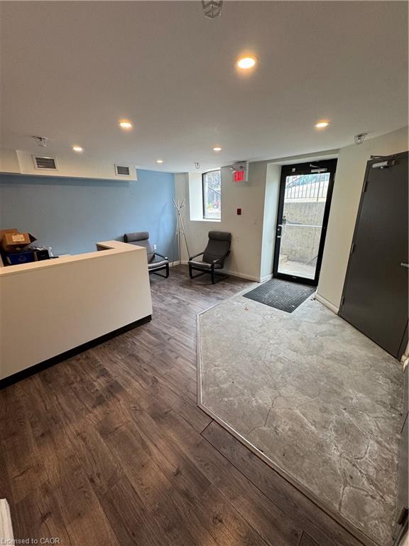 232 James Street S Property Photo 6