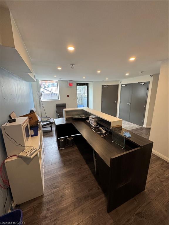 232 James Street S Property Photo 7