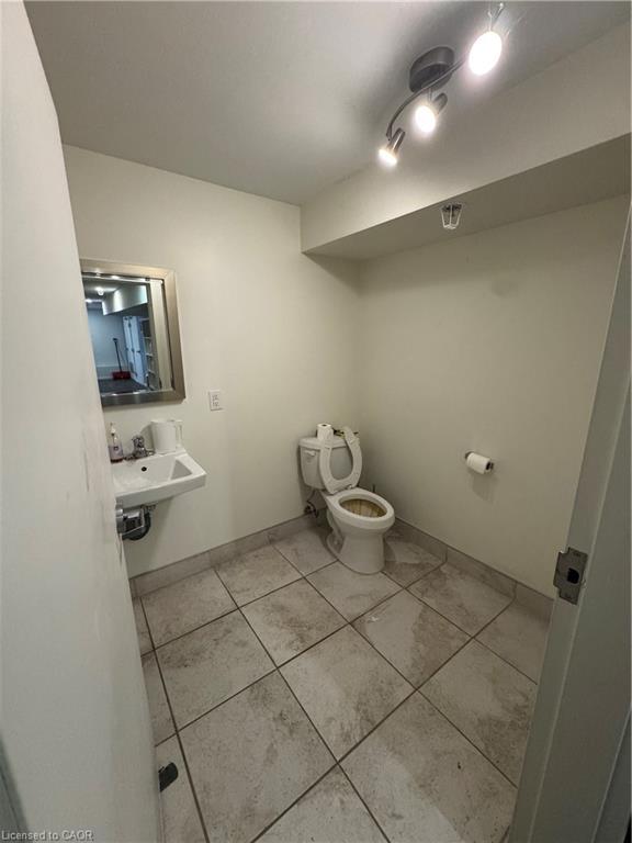 232 James Street S Property Photo 11
