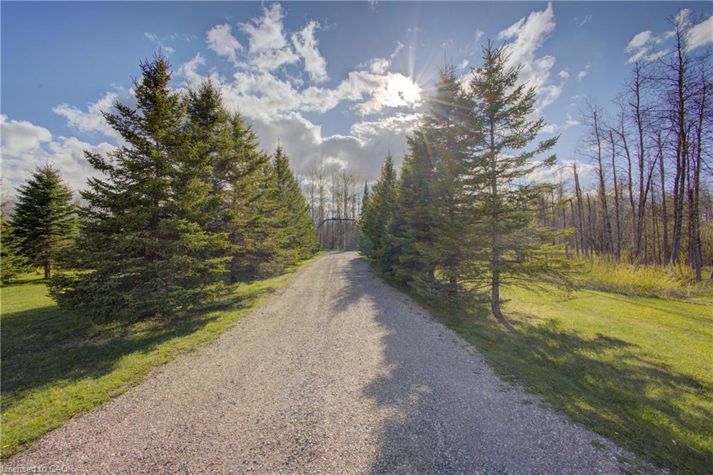 375729 6th Line Property Photo 35