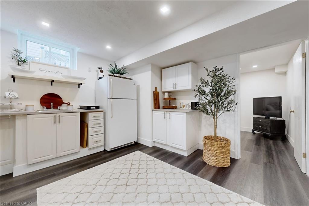 658 Mortimer Drive Property Photo 35