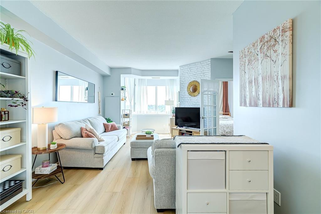 804-200 Limeridge Road W Property Photo 4