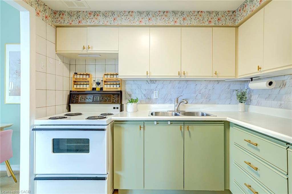 804-200 Limeridge Road W Property Photo 9