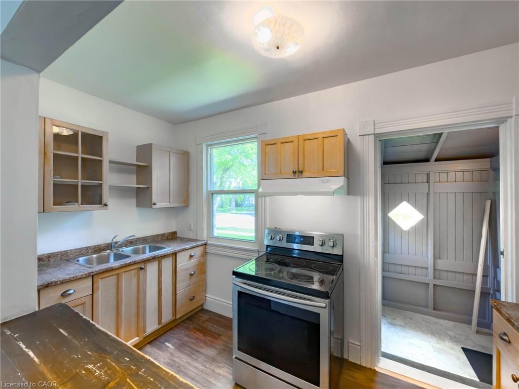 51 Plymouth Road Property Photo 6