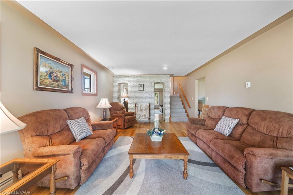 55 Talbot Street W Property Photo 10