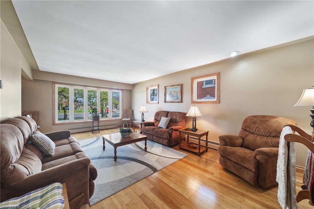 55 Talbot Street W Property Photo 11