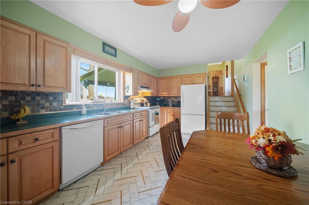55 Talbot Street W Property Photo 17