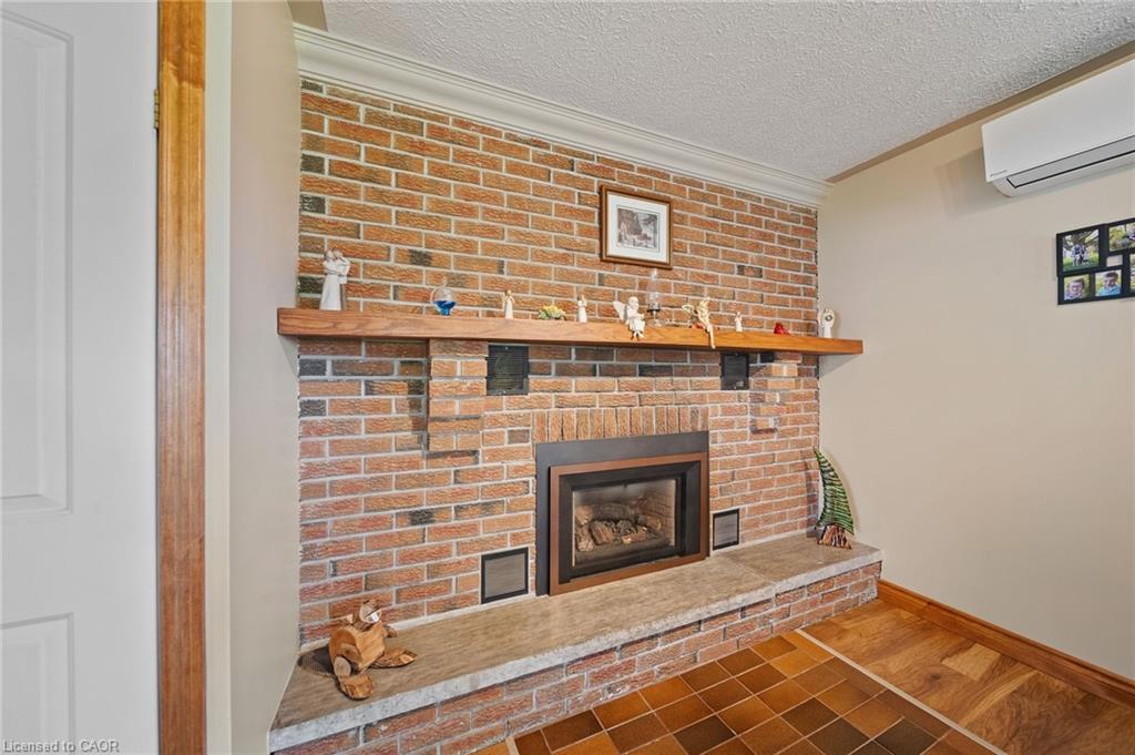 55 Talbot Street W Property Photo 30