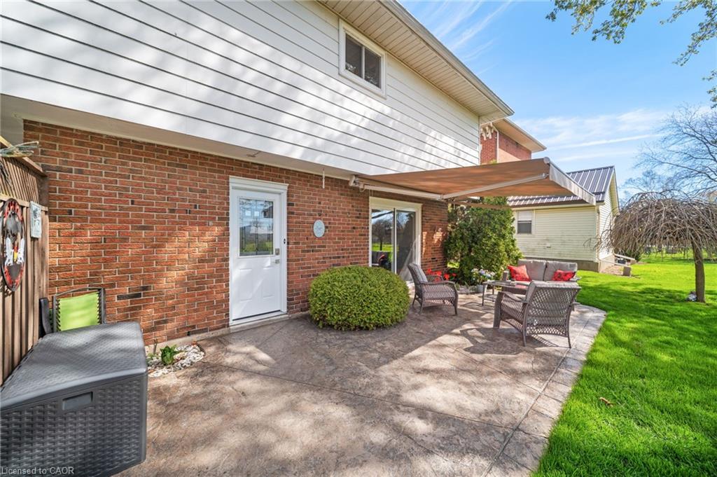 55 Talbot Street W Property Photo 35