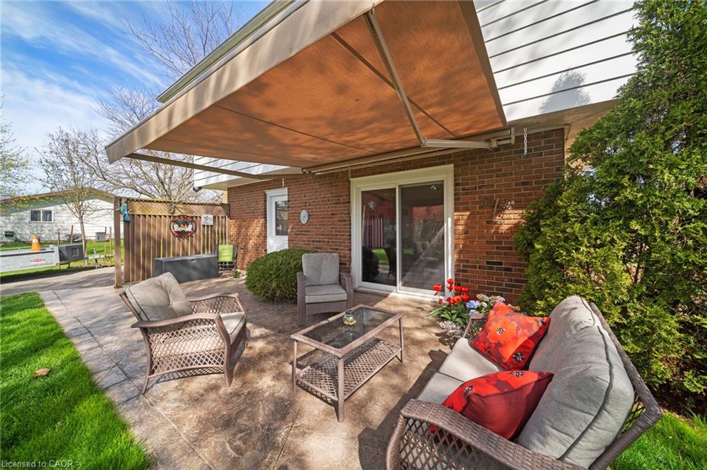 55 Talbot Street W Property Photo 37