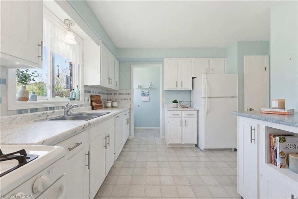 65 Lyndhurst Avenue Property Photo 11