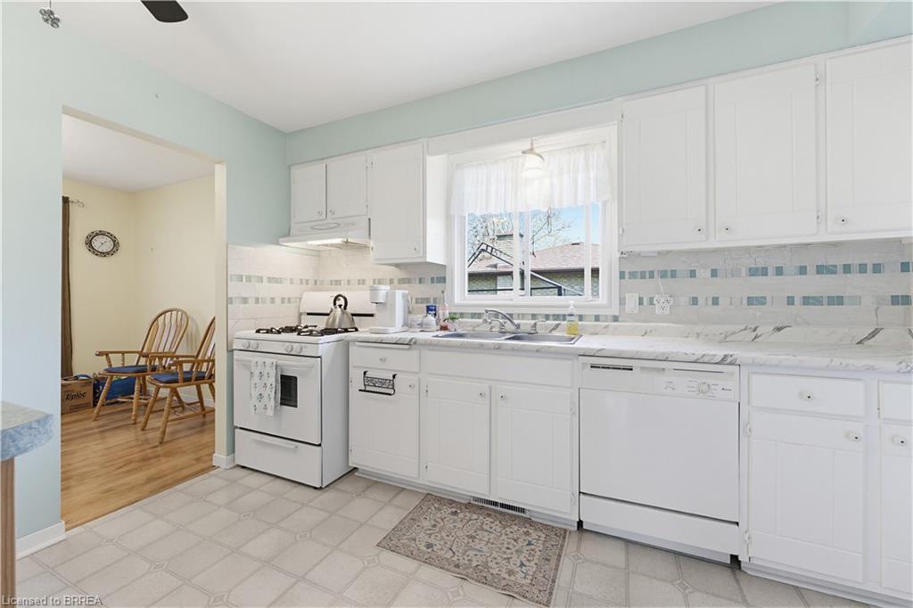 65 Lyndhurst Avenue Property Photo 12
