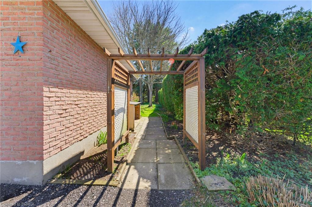 65 Lyndhurst Avenue Property Photo 25