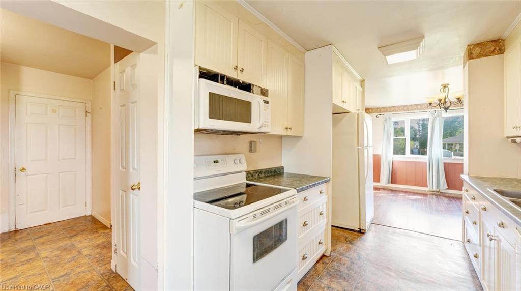350 Perth Street Property Photo 8