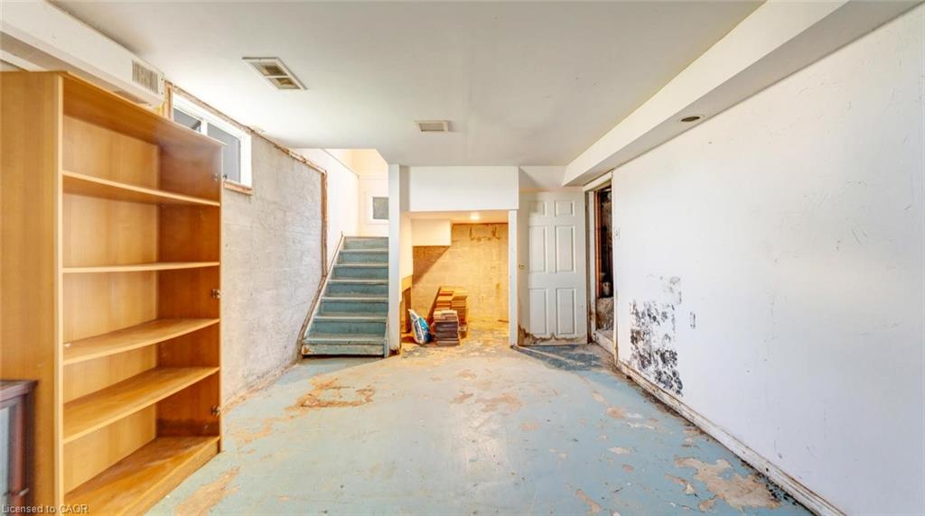350 Perth Street Property Photo 25