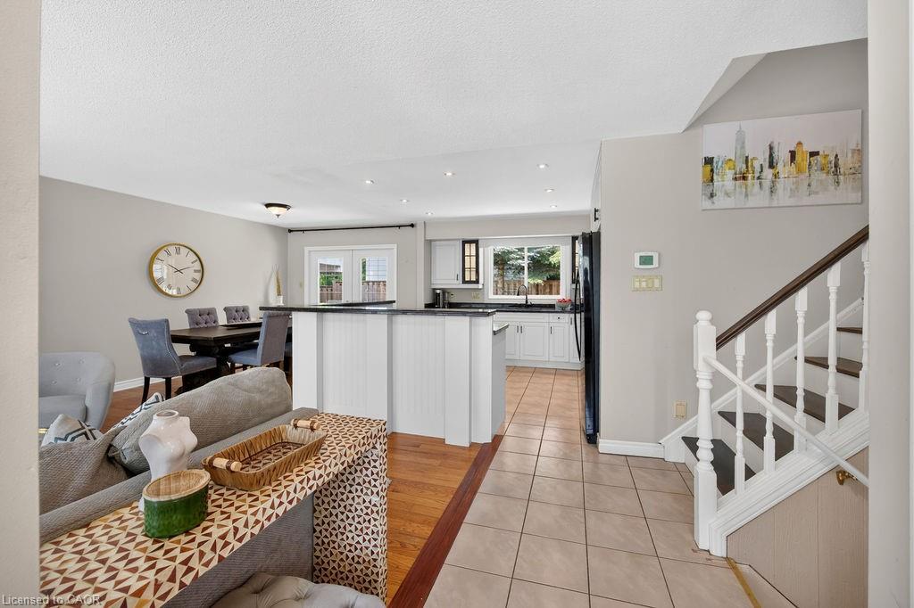 2389 Peart Court Property Photo 19