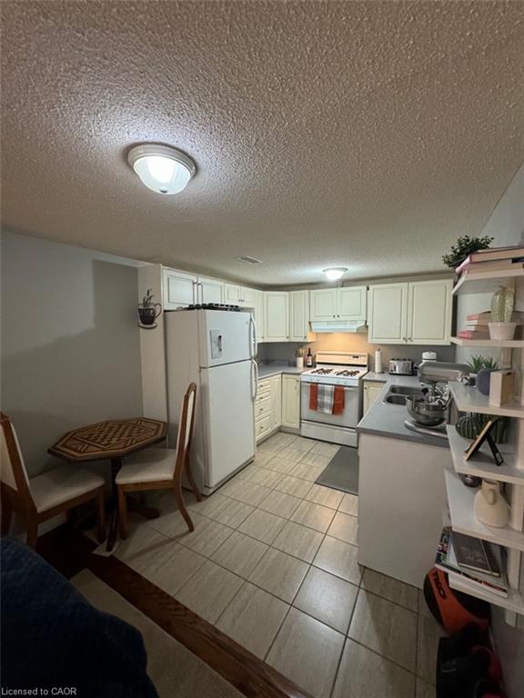 2389 Peart Court Property Photo 31