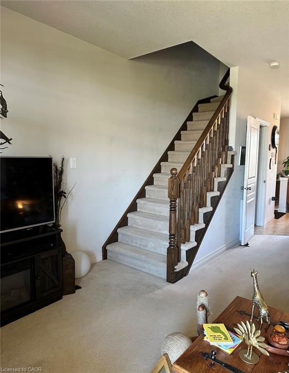 6-8 Hemlock Way Property Photo 4
