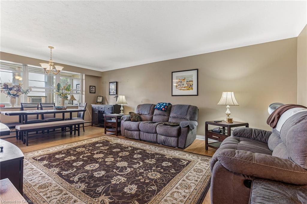 302-38 Charlton Avenue W Property Photo 4