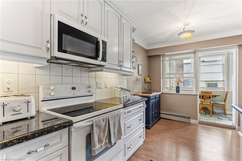 302-38 Charlton Avenue W Property Photo 10