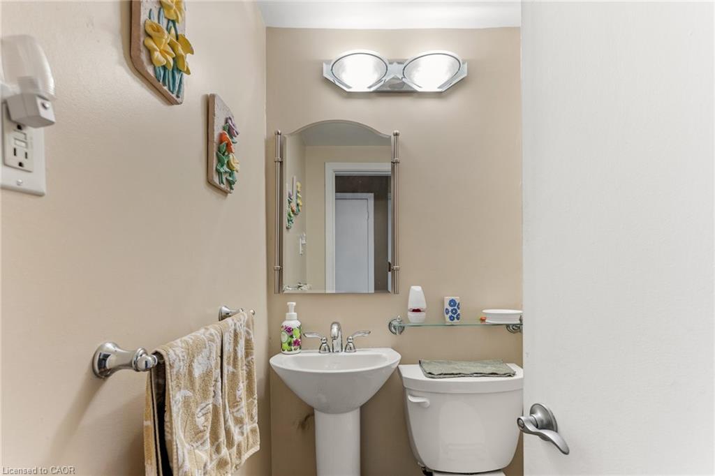 302-38 Charlton Avenue W Property Photo 15