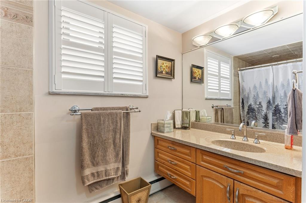 302-38 Charlton Avenue W Property Photo 20
