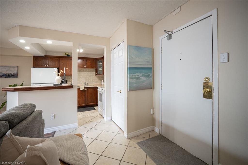 203-648 Grey Street Property Photo 3