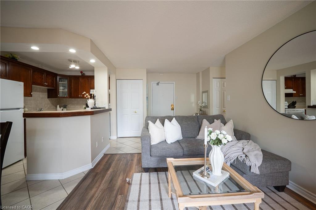 203-648 Grey Street Property Photo 5