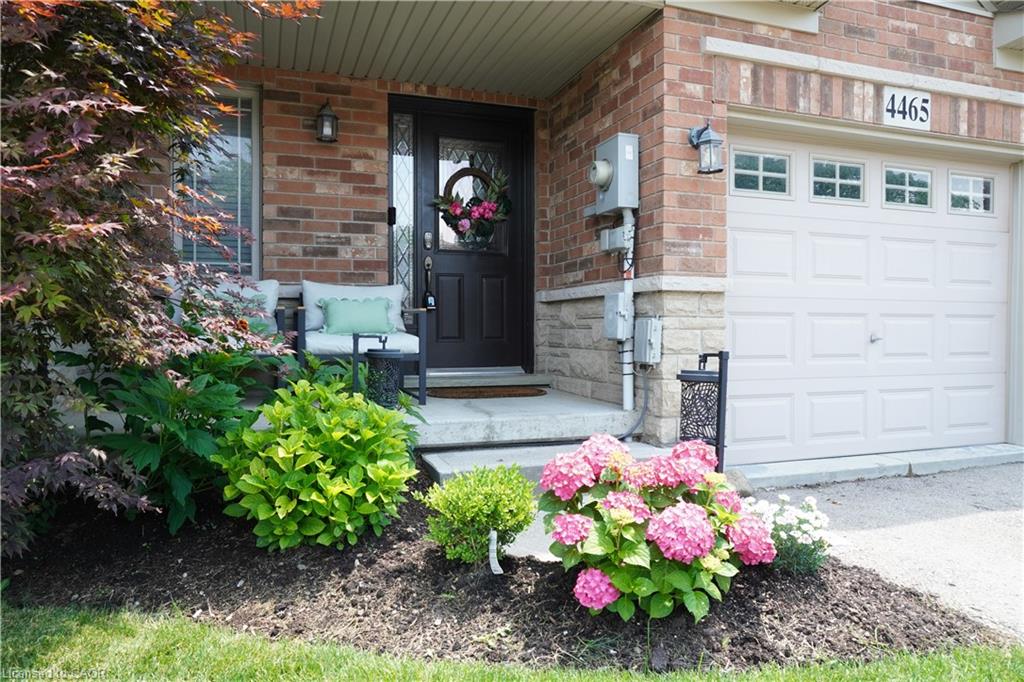 4465 Comfort Crescent Property Photo 2