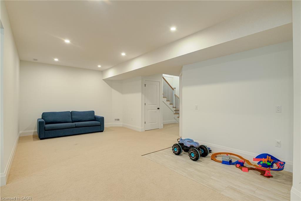 A-90 Margaret Avenue N Property Photo 38