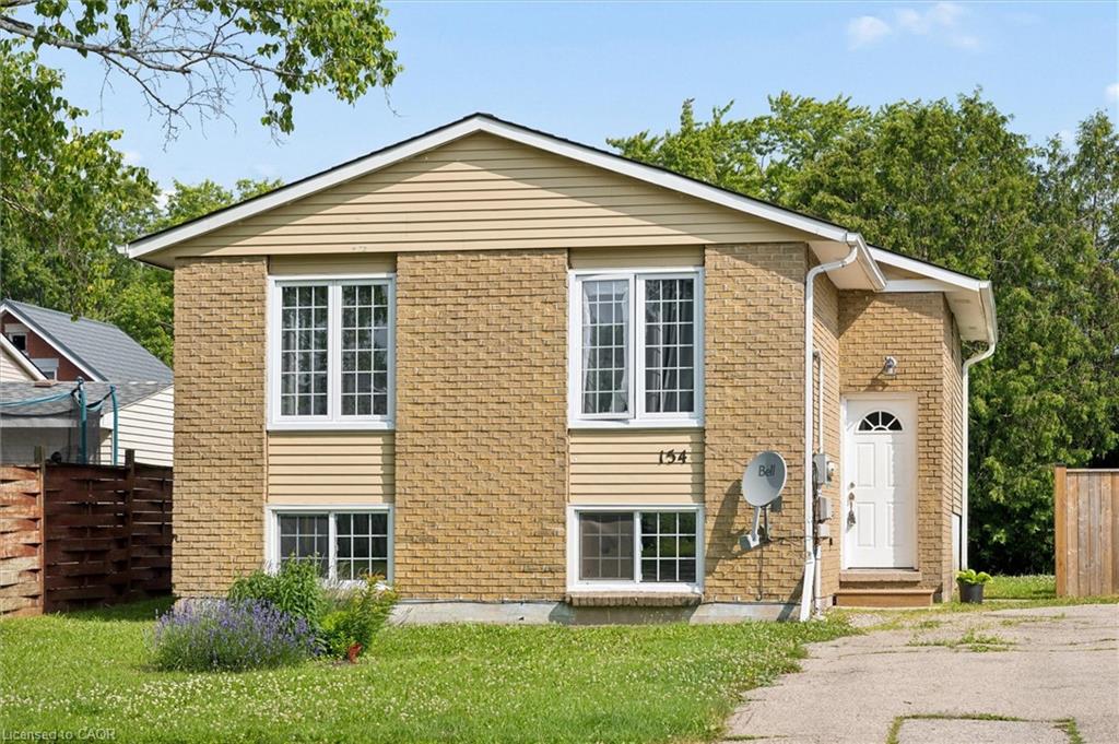 154 Graham Crescent Property Photo 2